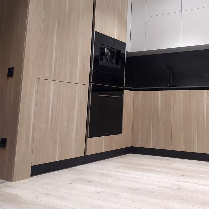 Beautiful light oak kitchen cabinets